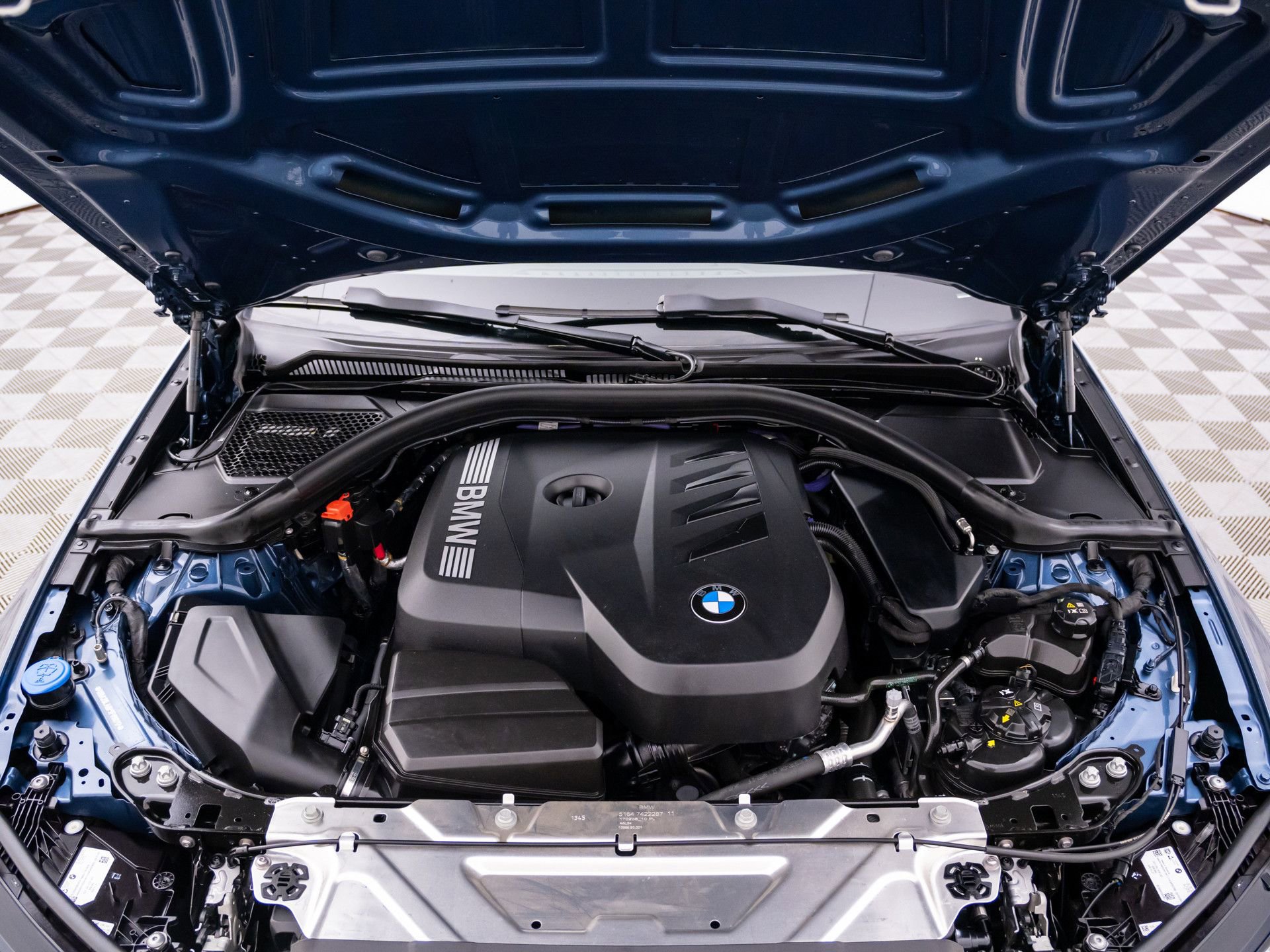 Certified 2025 BMW 330i xDrive Sedan AWD/4WD image 33