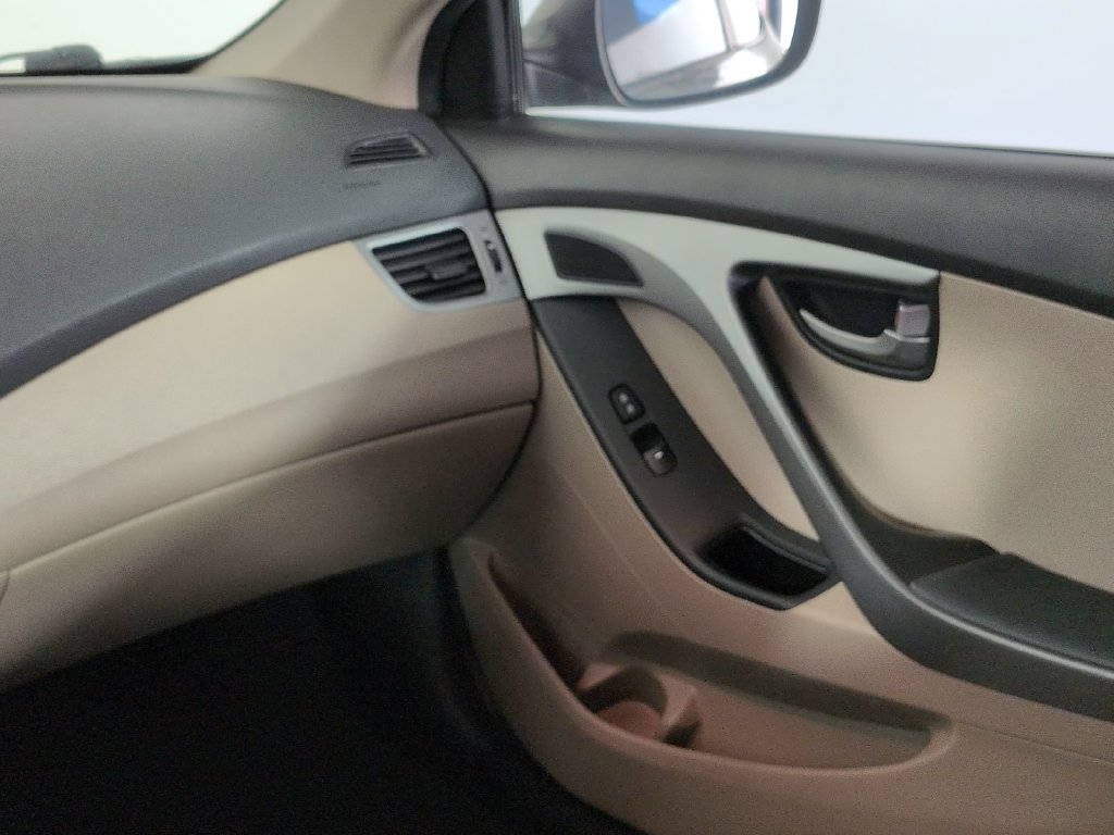 Used 2016 Hyundai Elantra SE FWD image 21