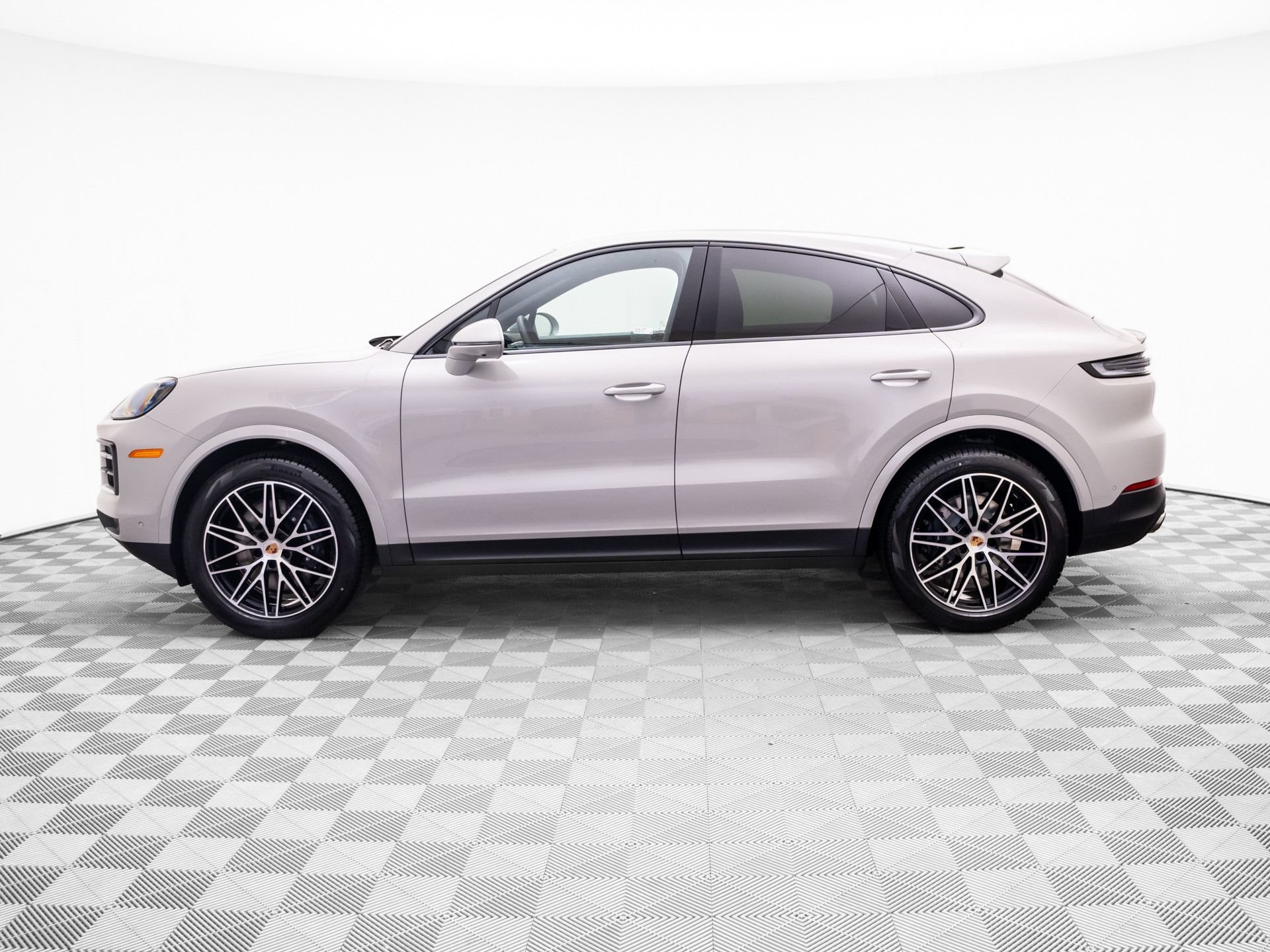 New 2026 Porsche Cayenne Coupe AWD/4WD image 2