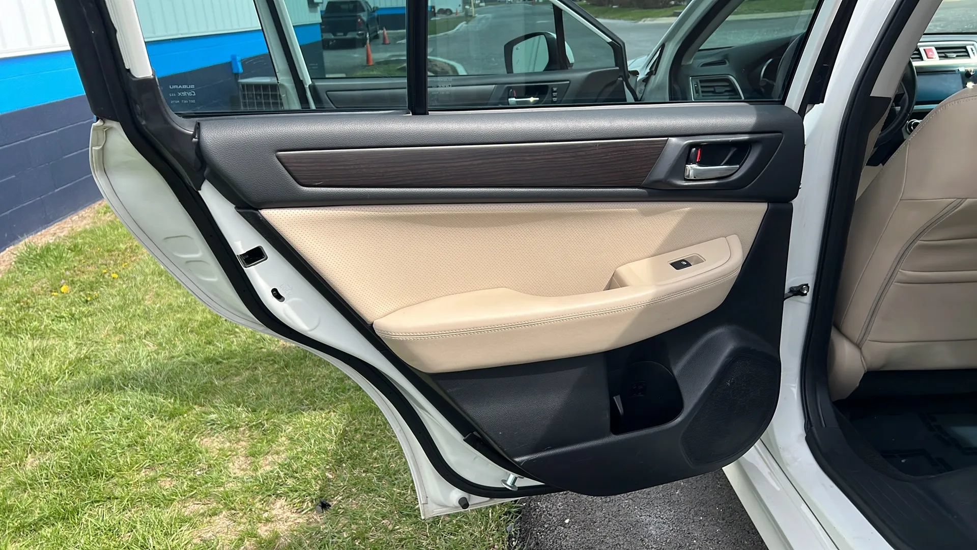 Used 2017 Subaru Legacy 2.5i Limited AWD/4WD image 13