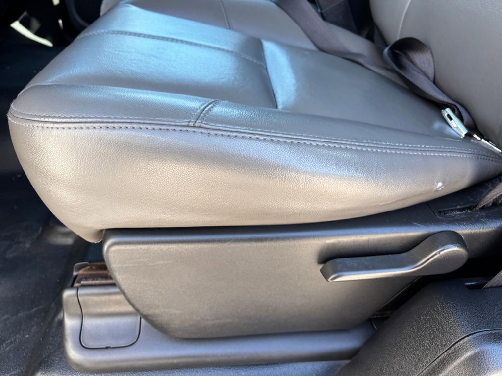 Used 2011 Chevrolet Silverado 3500 W/T image 9