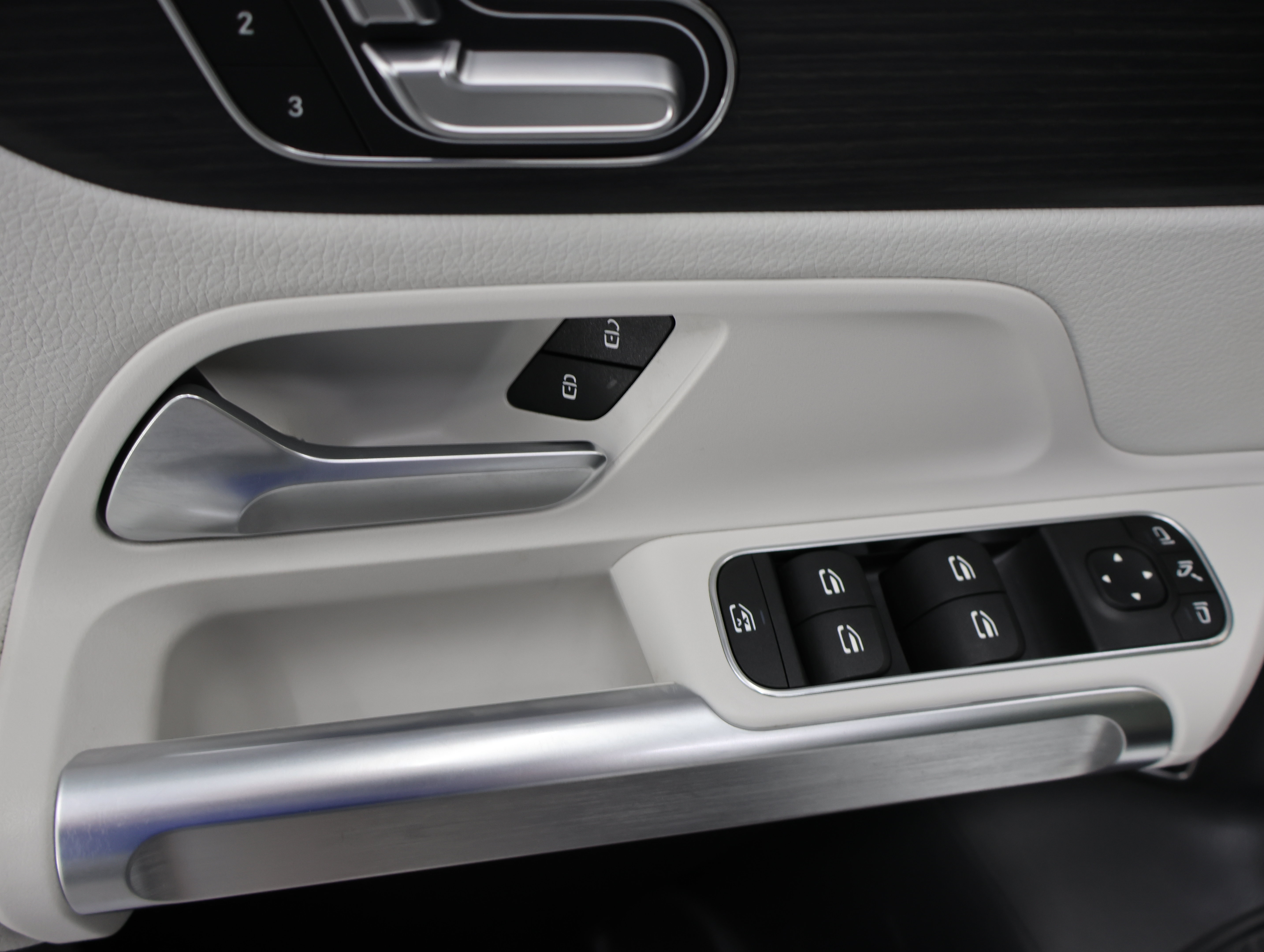 Used 2022 Mercedes-Benz GLB 35 AMG 4MATIC image 44