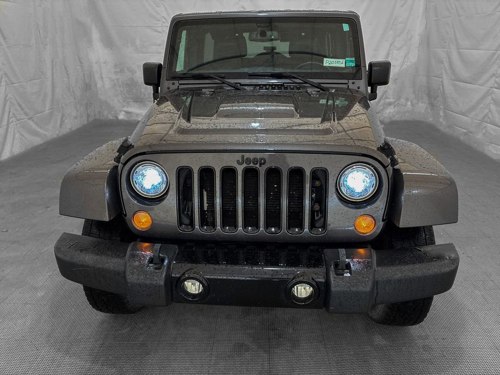 Used 2017 Jeep Wrangler Unlimited Sahara AWD/4WD image 2