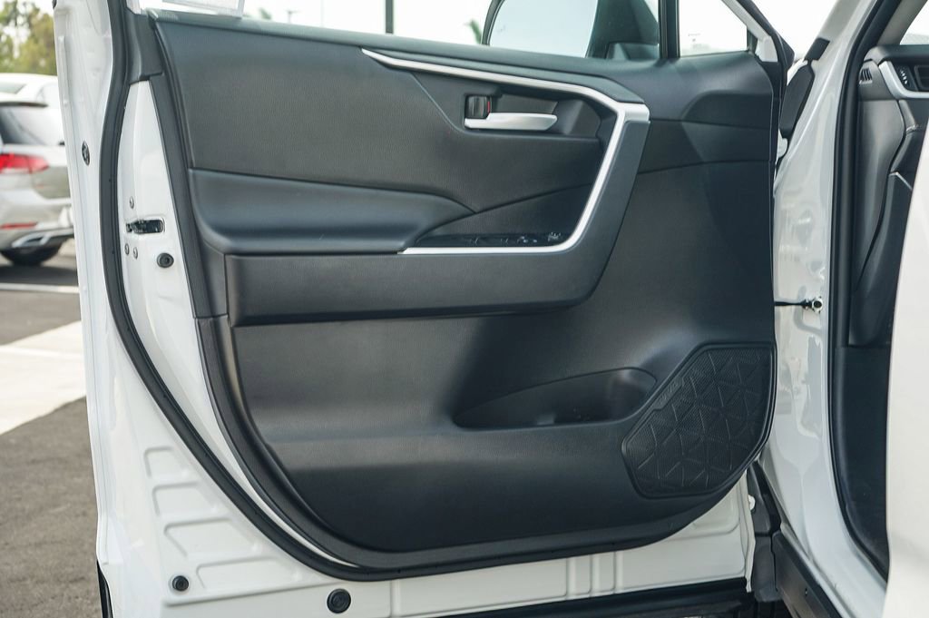 Used 2025 Toyota RAV4 XLE image 22