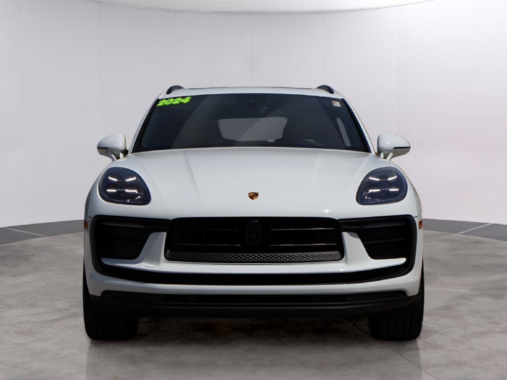 Certified 2024 Porsche Macan w/ Premium Plus Package AWD/4WD image 12