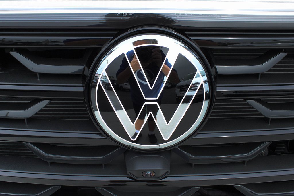 New 2025 Volkswagen Atlas Cross Sport SEL Premium R-Line image 24