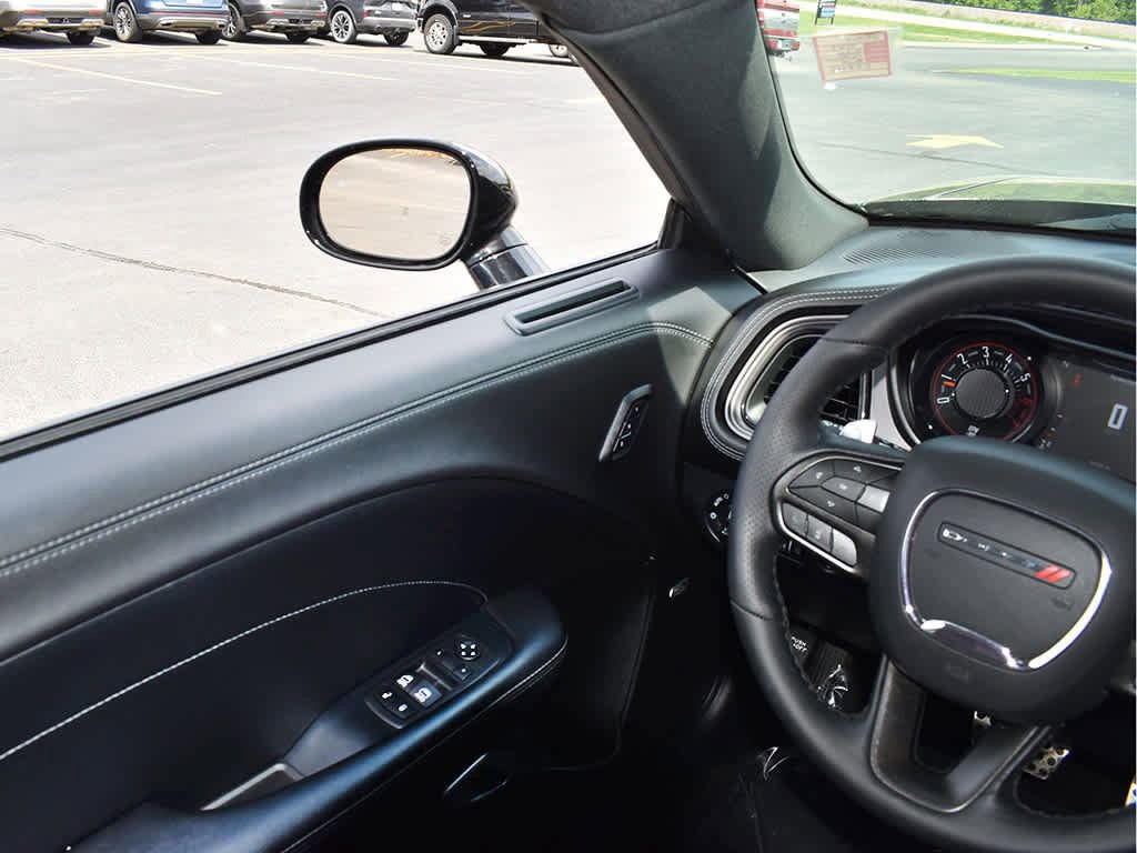 Used 2023 Dodge Challenger R/T w/ Plus Package image 18