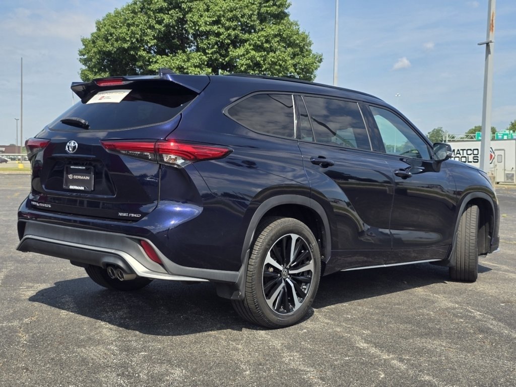 Used 2021 Toyota Highlander XSE AWD/4WD image 19