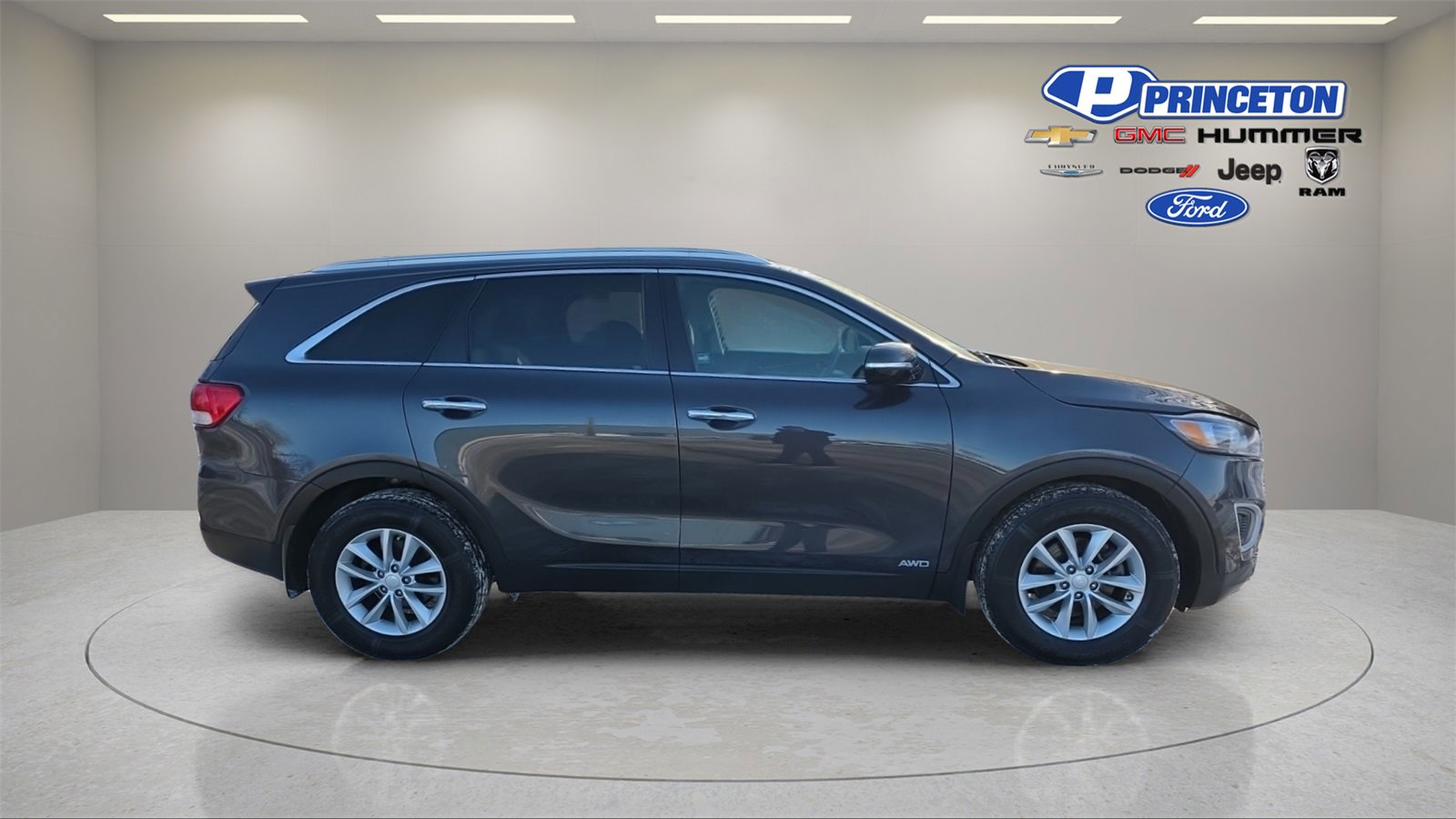 Used 2017 Kia Sorento LX w/ LX Convenience Package image 8