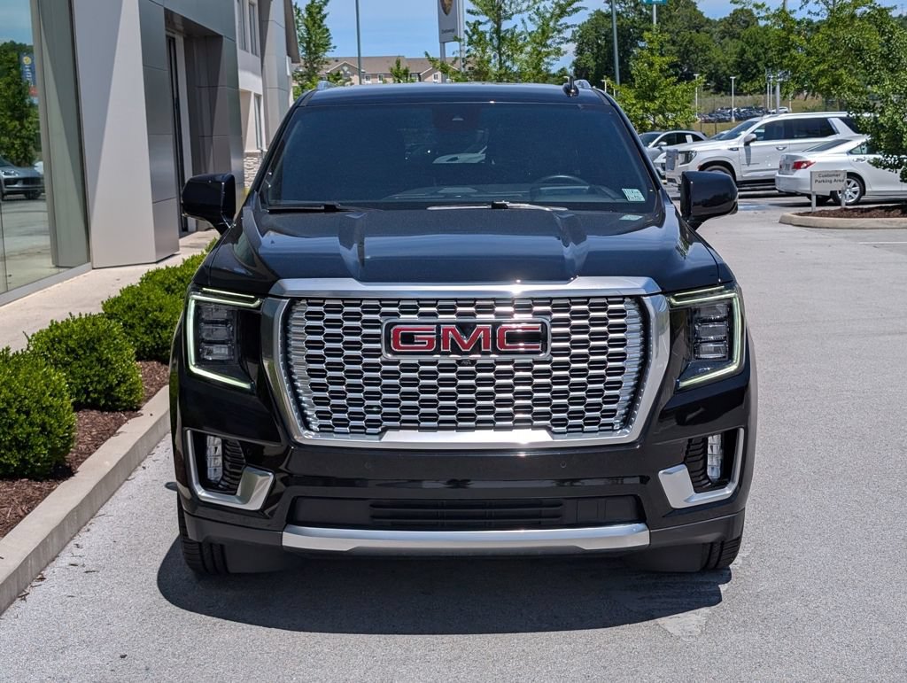 Used 2023 GMC Yukon Denali w/ Advanced Technology Package AWD/4WD image 9