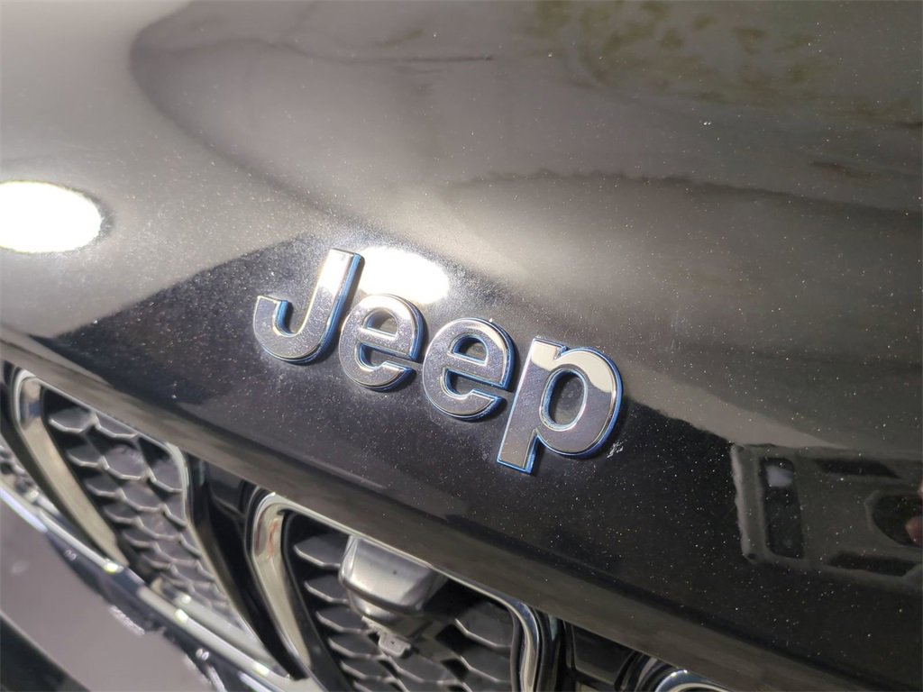 Used 2022 Jeep Grand Cherokee Overland w/ Advanced Protech Group III image 13