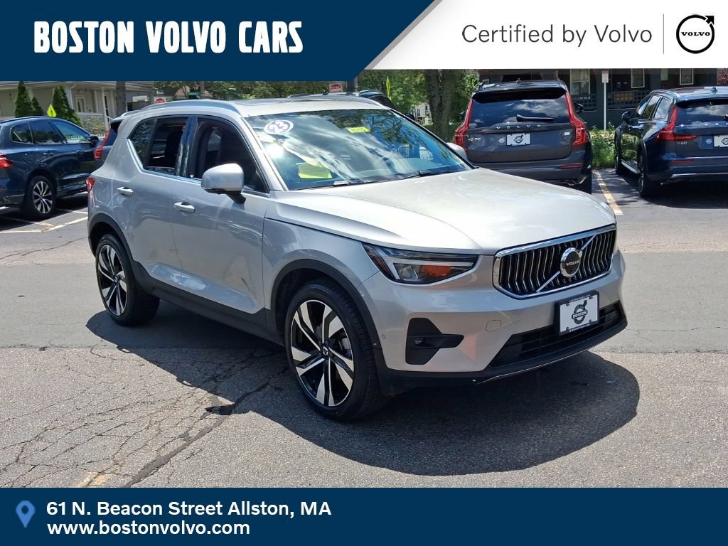 Certified 2024 Volvo XC40 B5 Plus AWD/4WD image 1