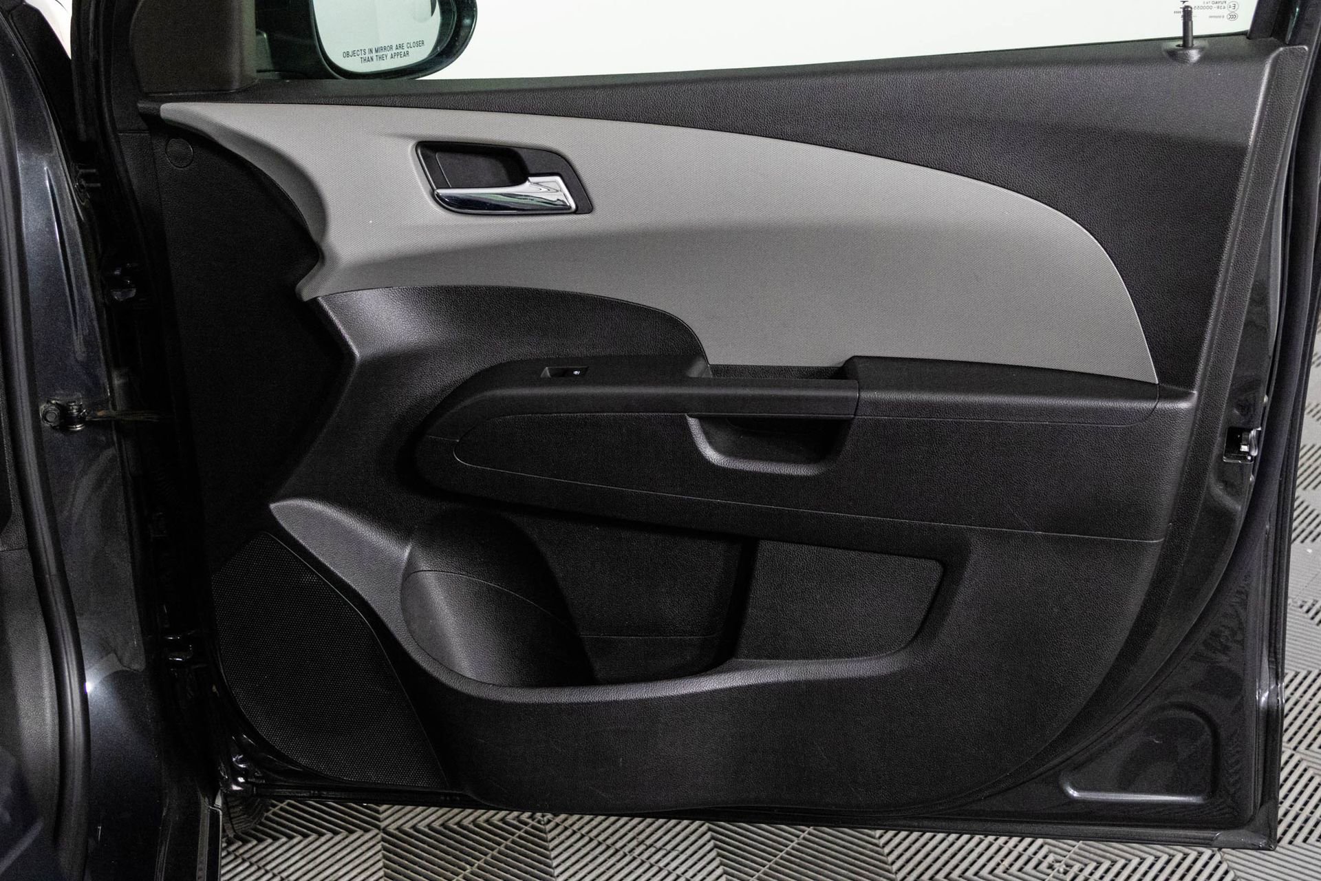 Used 2014 Chevrolet Sonic LT image 39