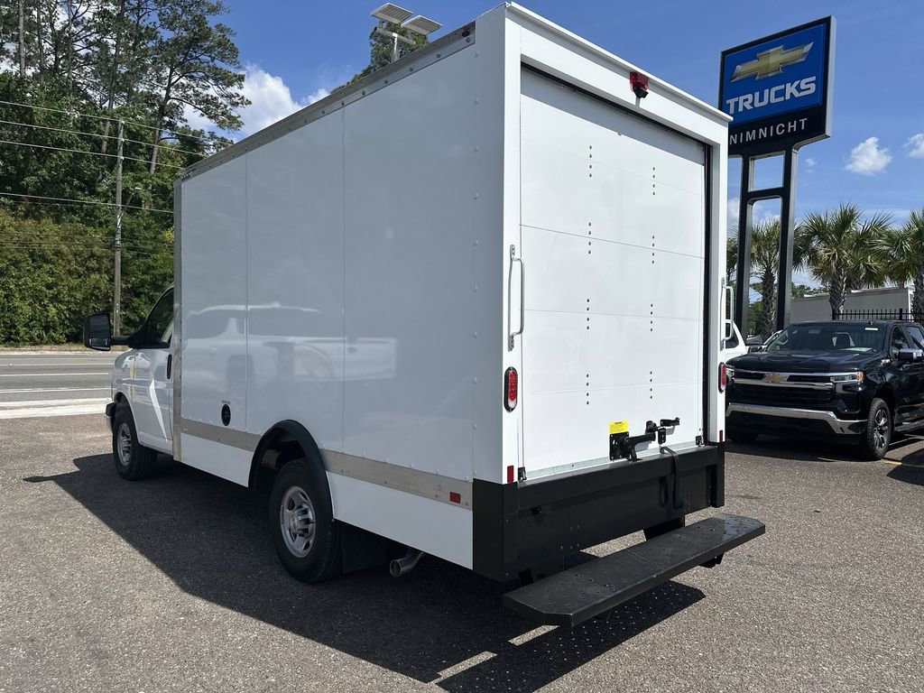 New 2025 Chevrolet Express 3500 w/ Power Convenience Package image 14