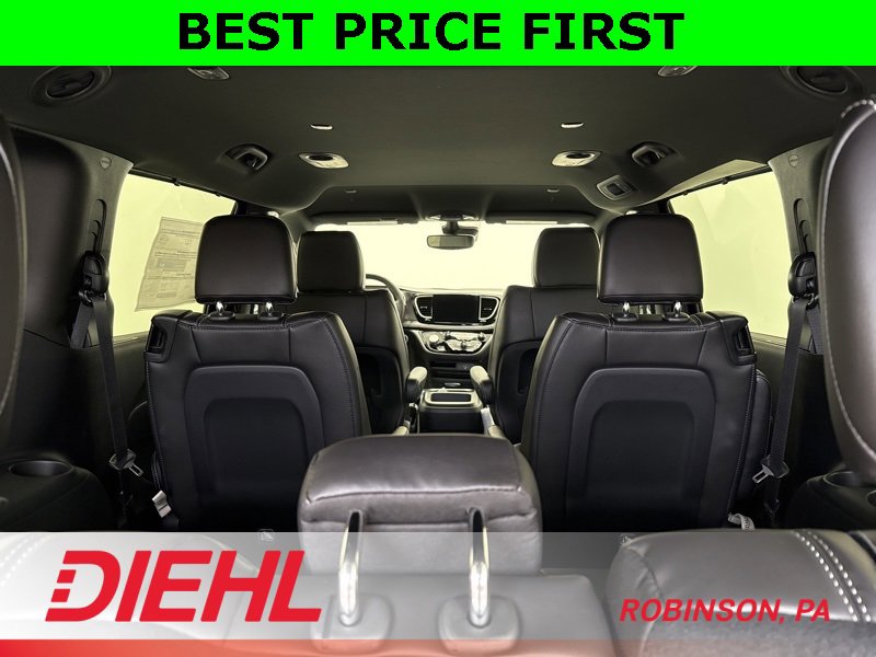 New 2026 Chrysler Pacifica Select image 10