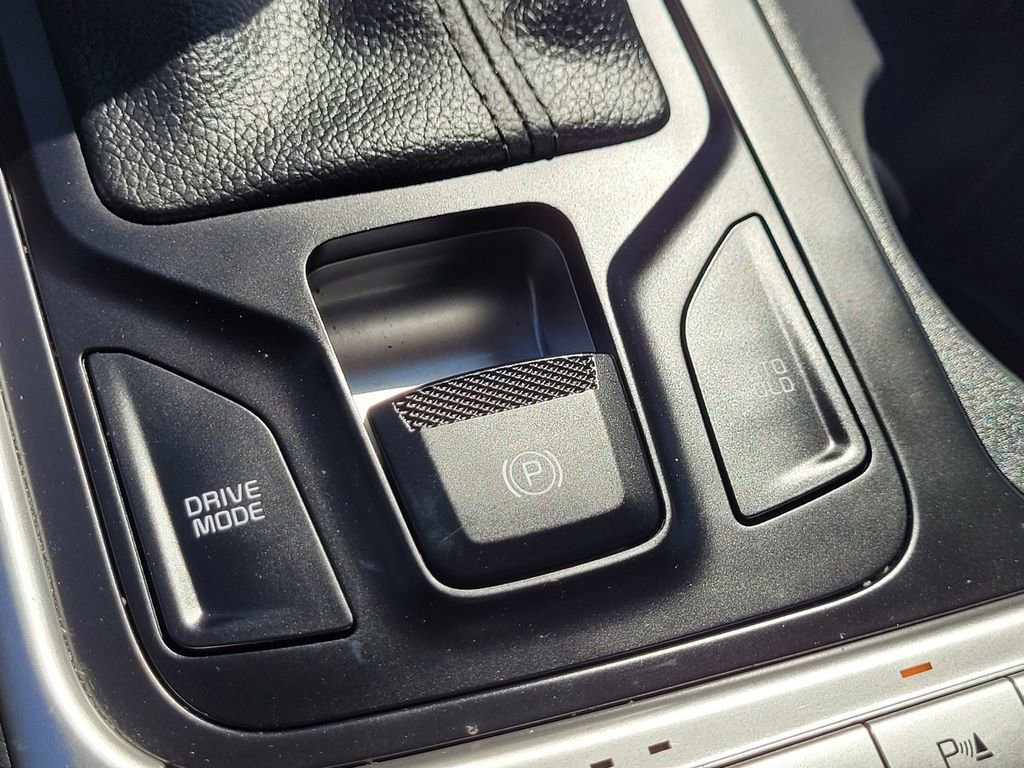 Used 2025 Kia Carnival image 25