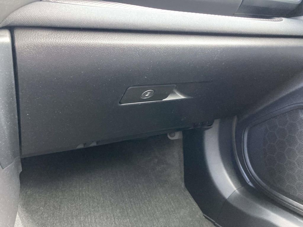 Used 2020 Subaru Outback Premium image 28