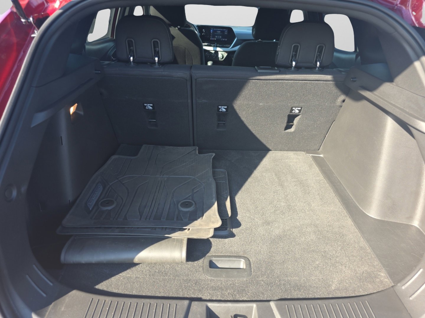 Used 2024 Chevrolet Trax RS w/ Sunroof Package FWD image 10