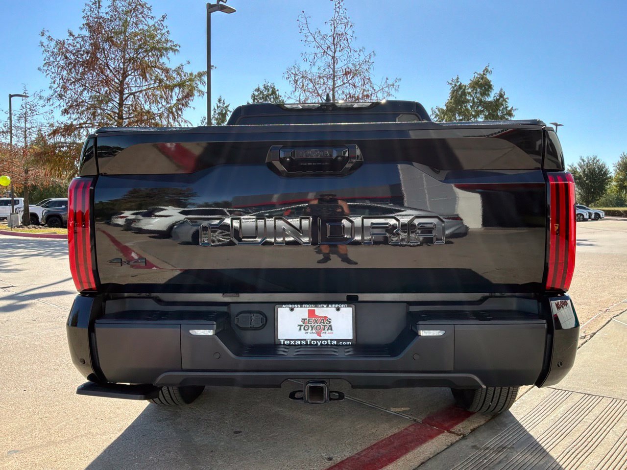 Used 2024 Toyota Tundra Limited w/ TRD Off-Road Package AWD/4WD image 7