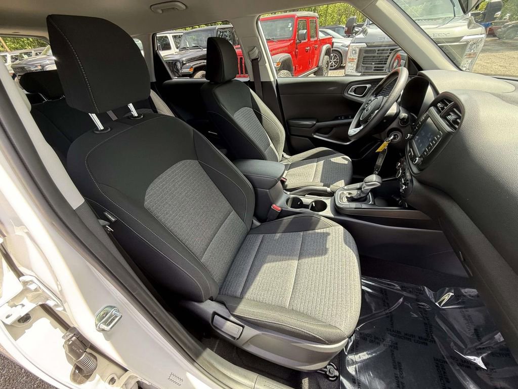 Used 2020 Kia Soul S FWD image 9