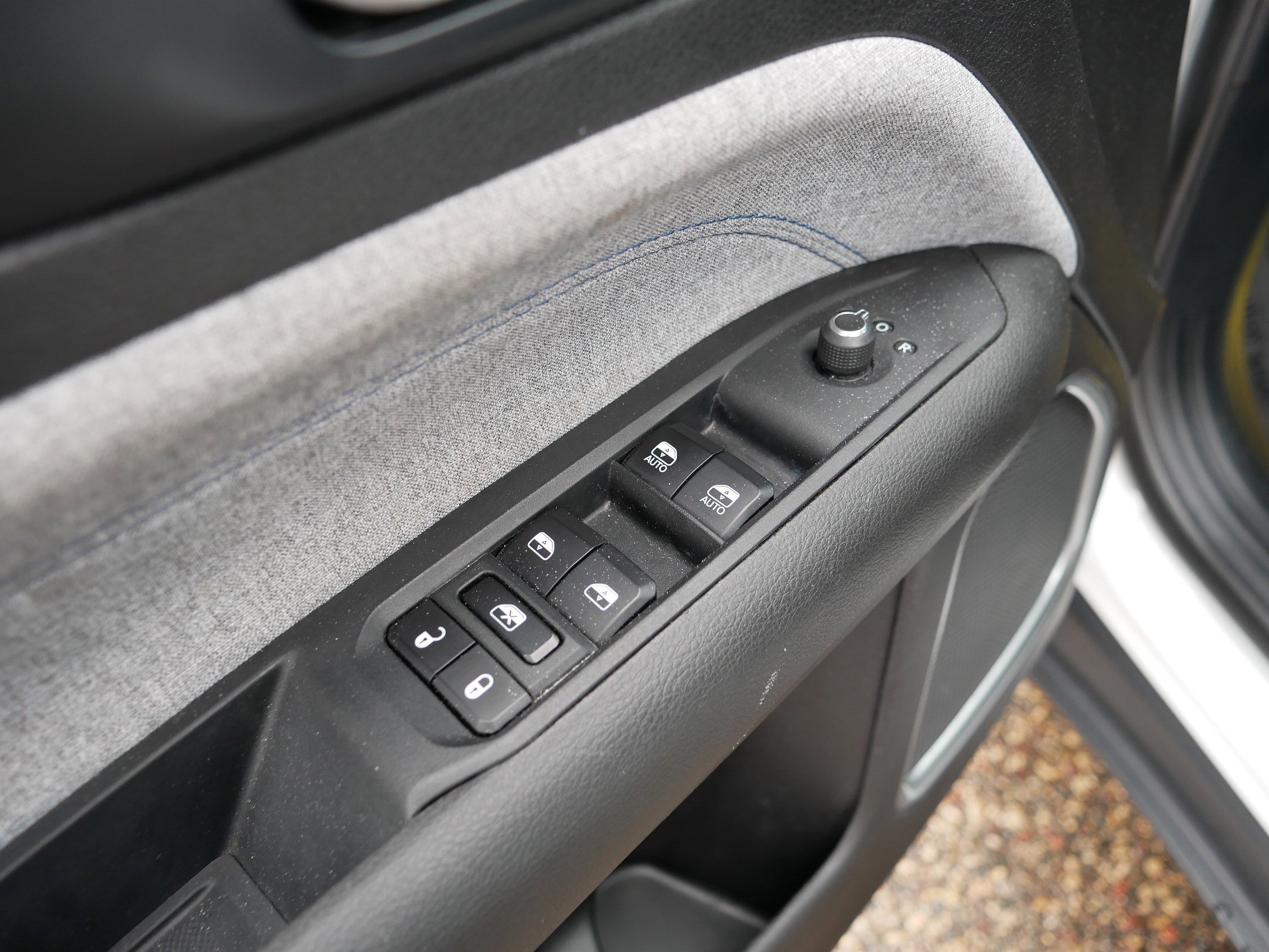 Certified 2024 Jeep Compass Latitude image 19