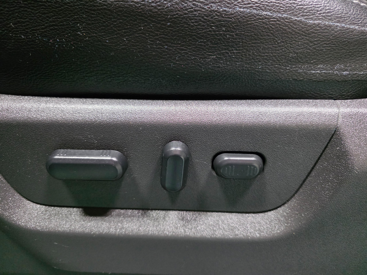 Used 2014 Ford F250 Lariat w/ Chrome Package image 18