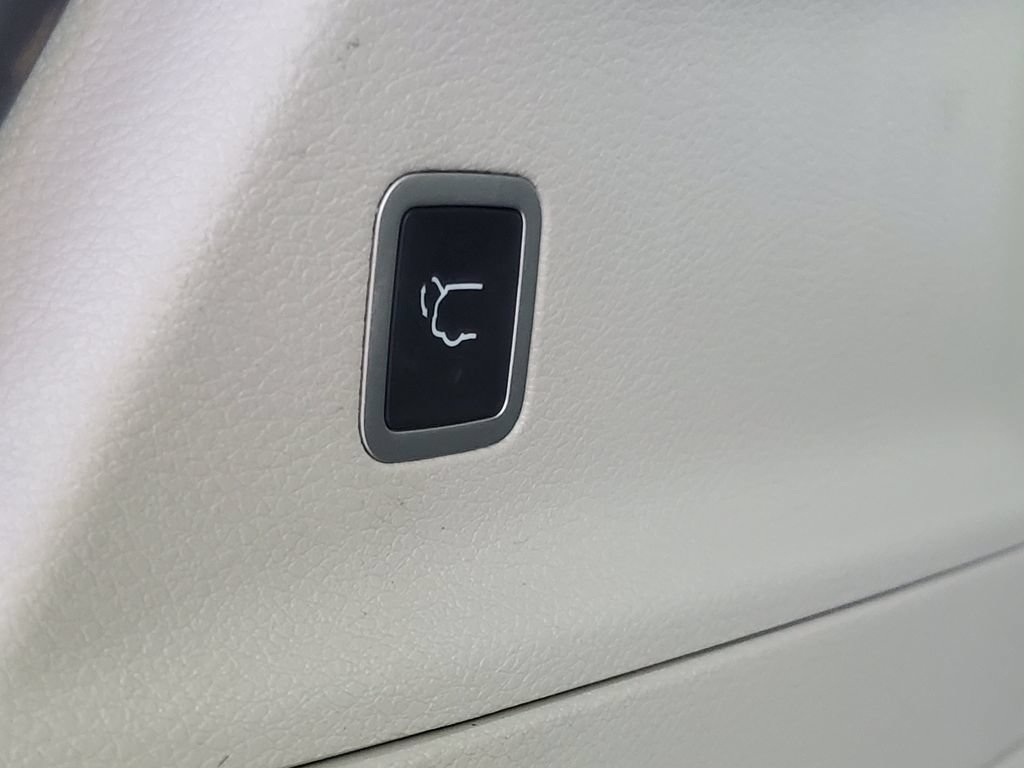 Used 2023 Chrysler Pacifica Touring-L FWD image 29