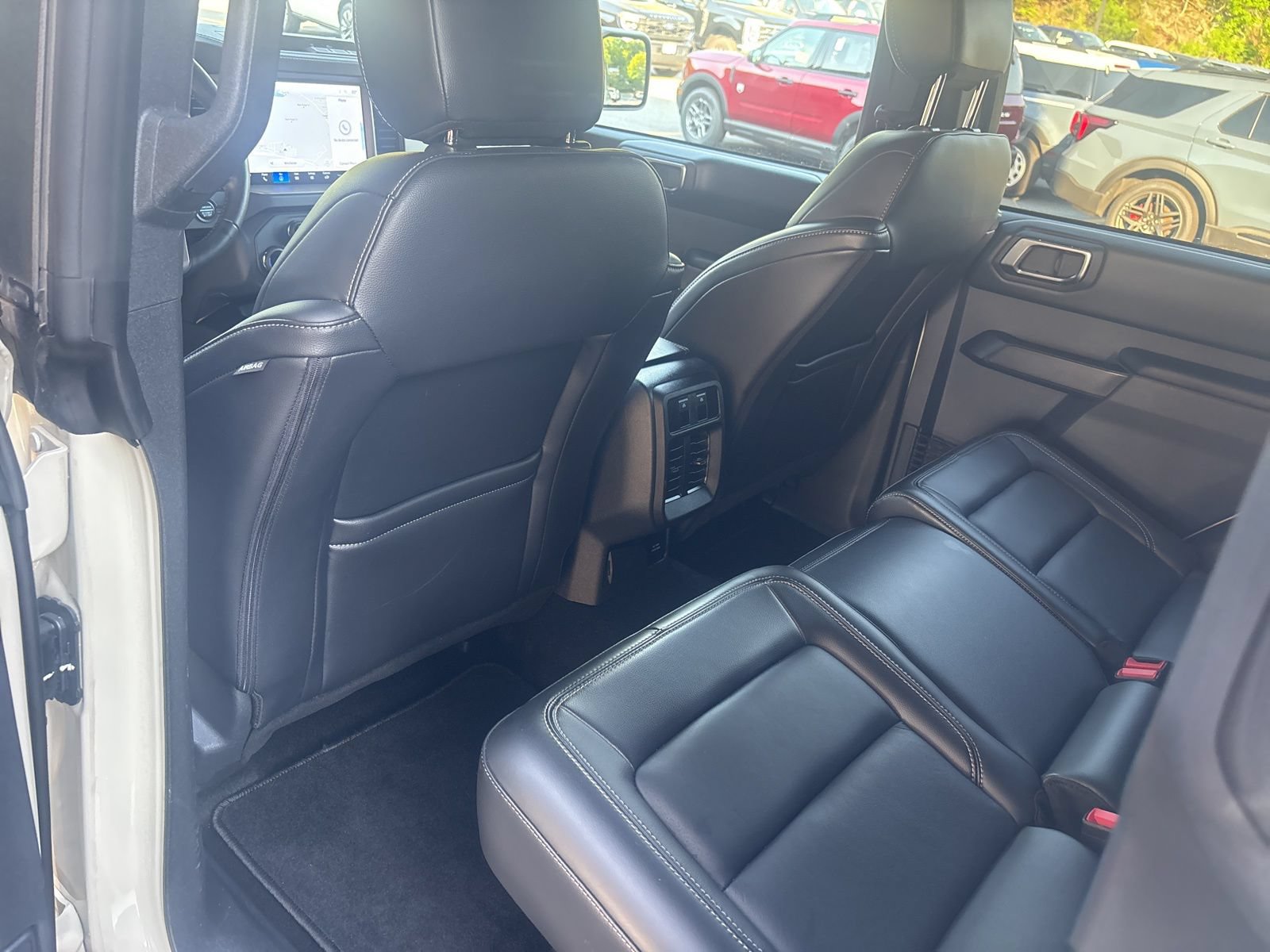 Used 2025 Ford Bronco Outer Banks AWD/4WD image 32
