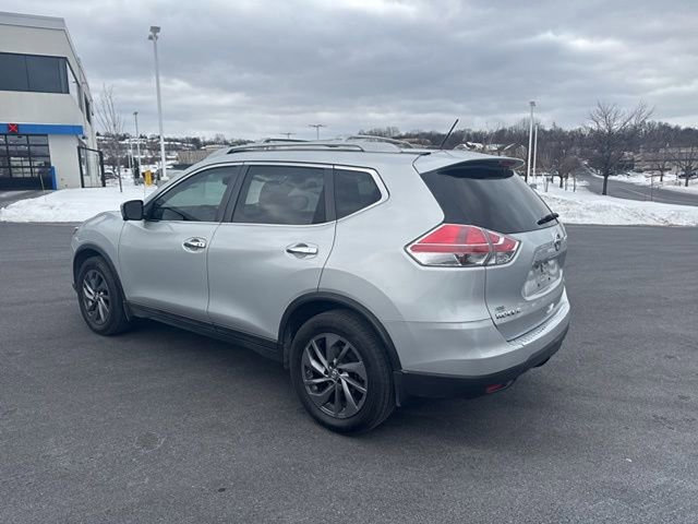 Used 2016 Nissan Rogue SL w/ SL Premium Package image 3