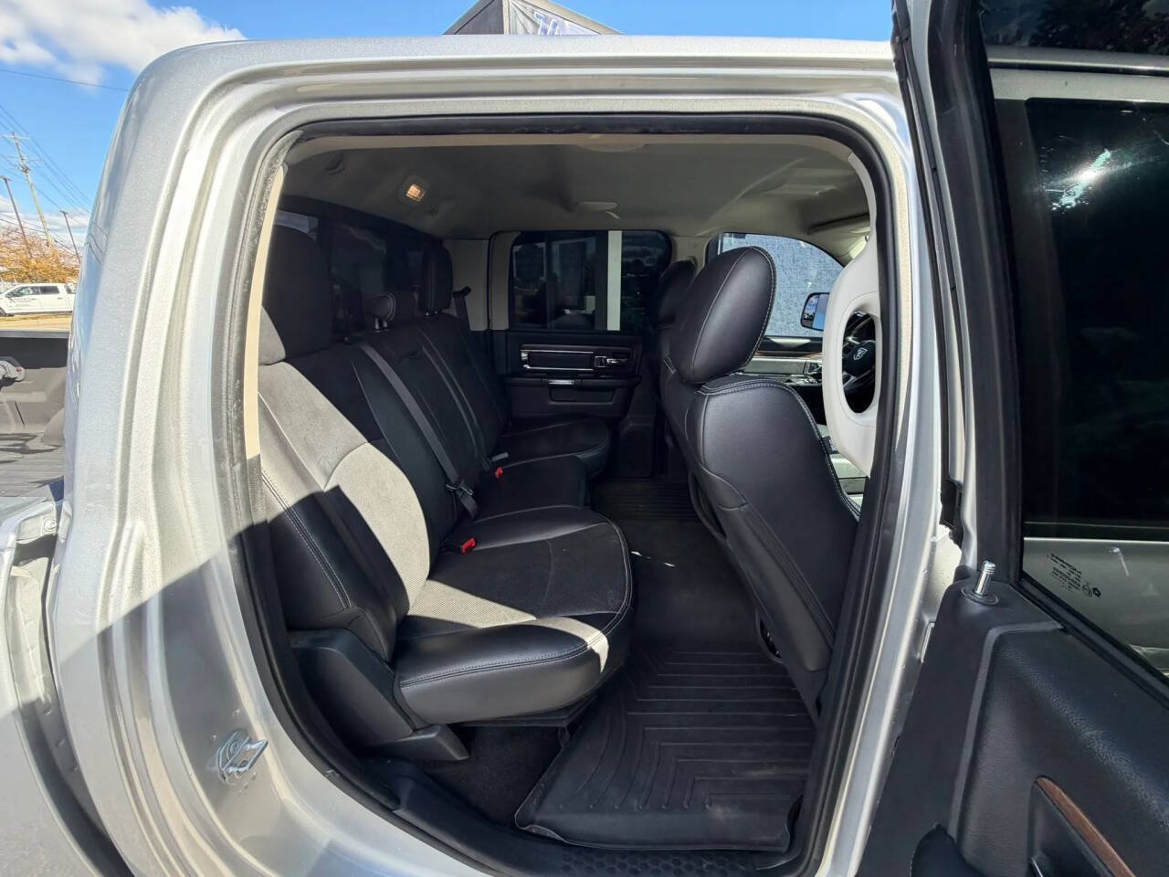 Used 2016 RAM 2500 Laramie AWD/4WD image 21