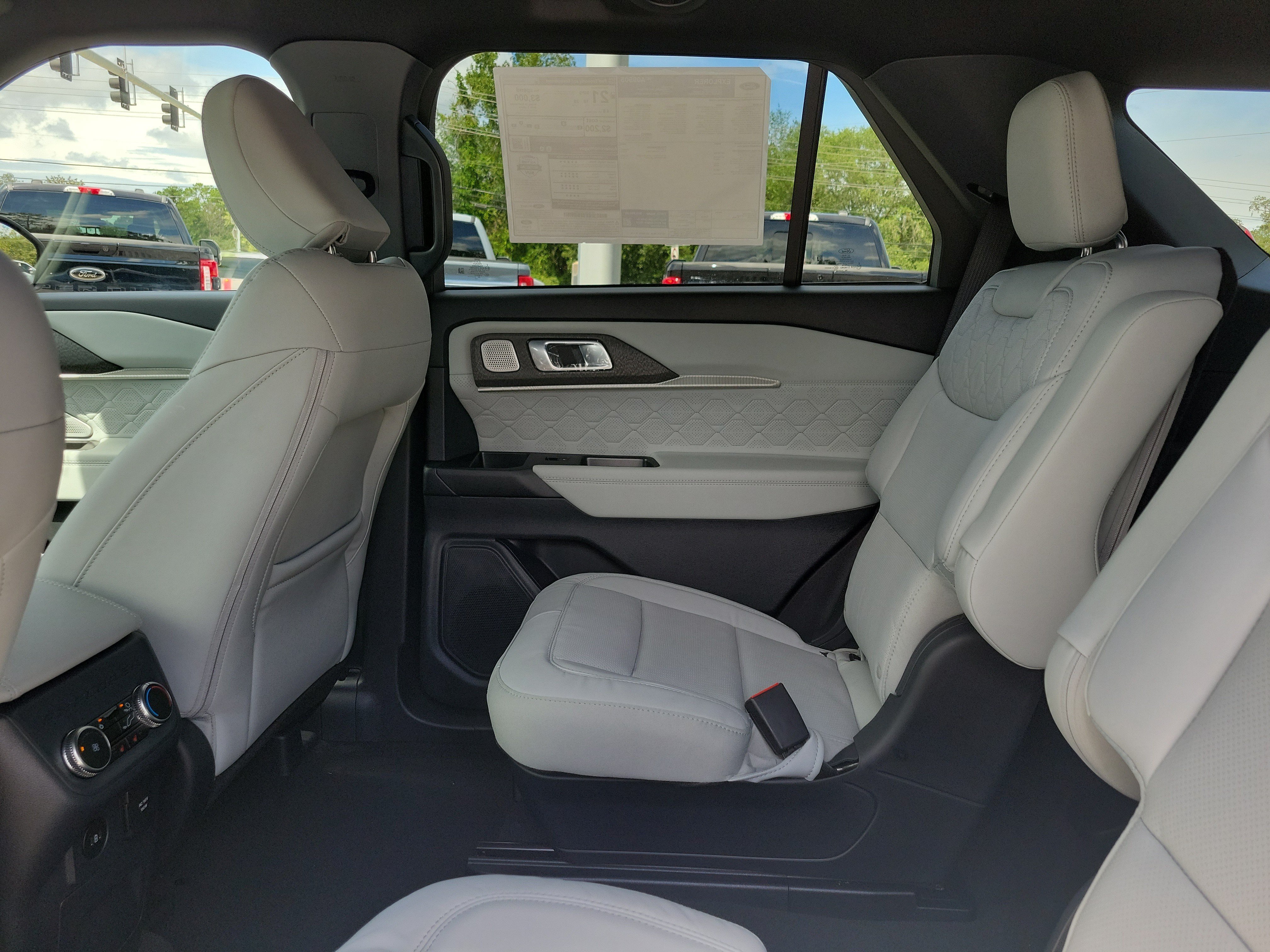 New 2027 Ford Explorer Platinum w/ 3.0L Ultimate Package RWD image 19