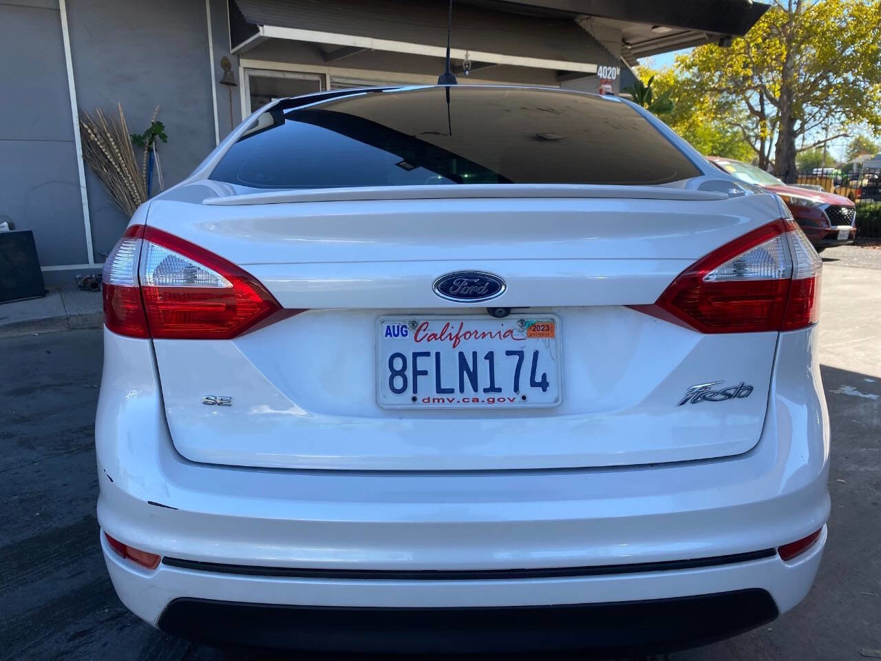 Used 2018 Ford Fiesta SE w/ Equipment Group 201A image 5