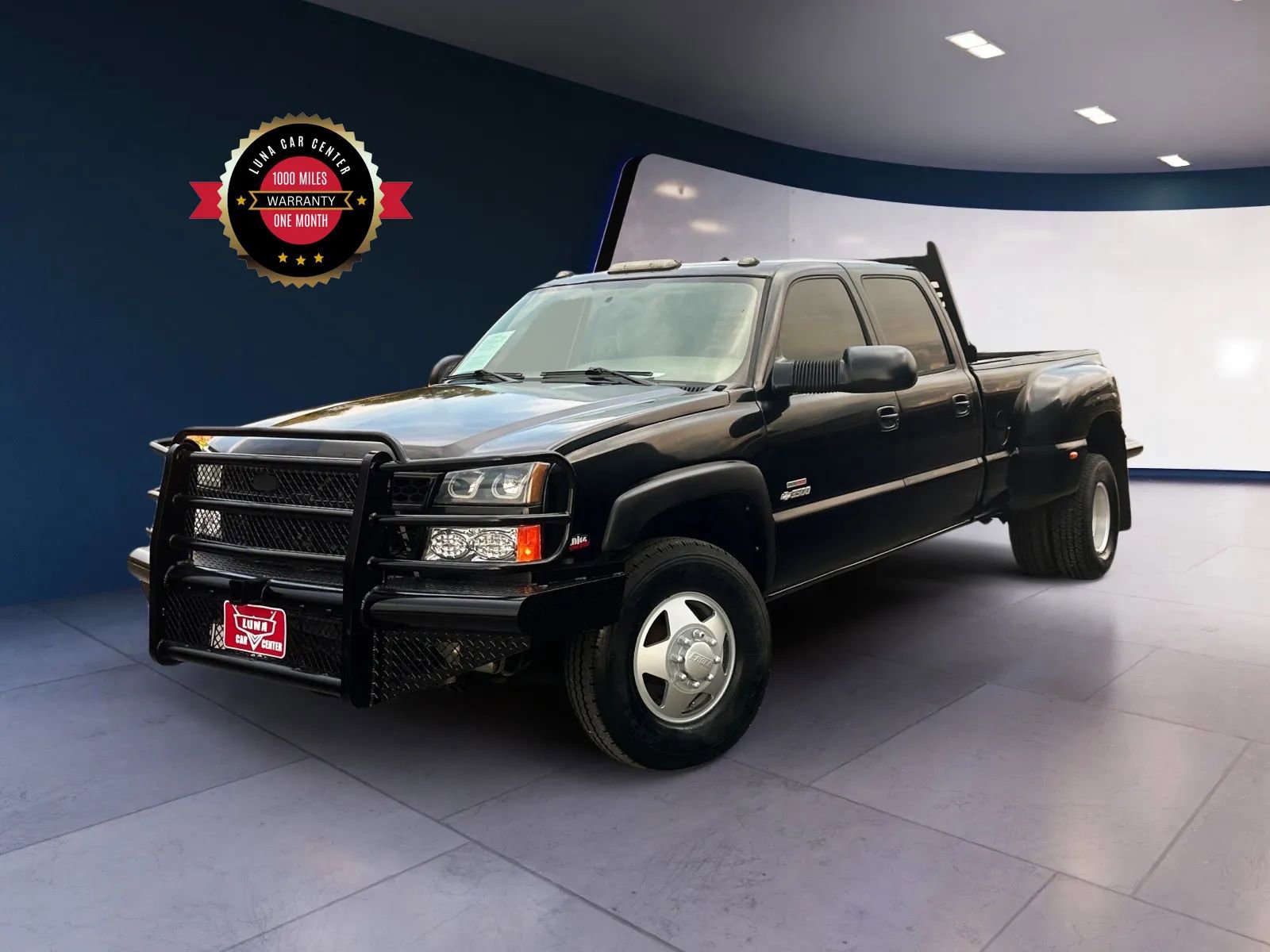 Used 2004 Chevrolet Silverado 3500 4x4 Crew Cab w/ Heavy-Duty Power Package image 1