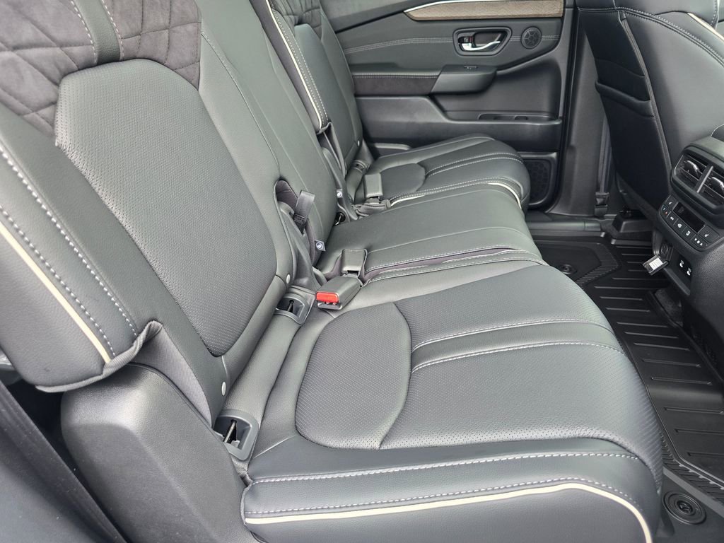 New 2026 Honda Pilot Elite image 13