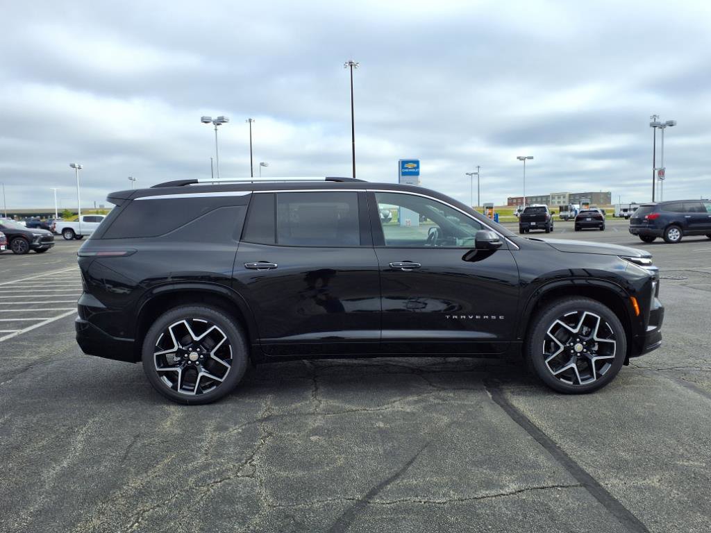 New 2025 Chevrolet Traverse High Country w/ LPO, Floor Liner Package image 2