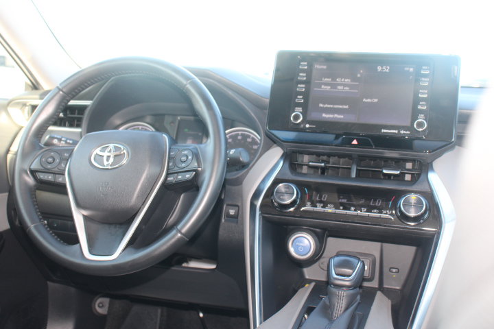 Certified 2021 Toyota Venza LE w/ Carpet Mat Package (TMS) AWD/4WD image 24