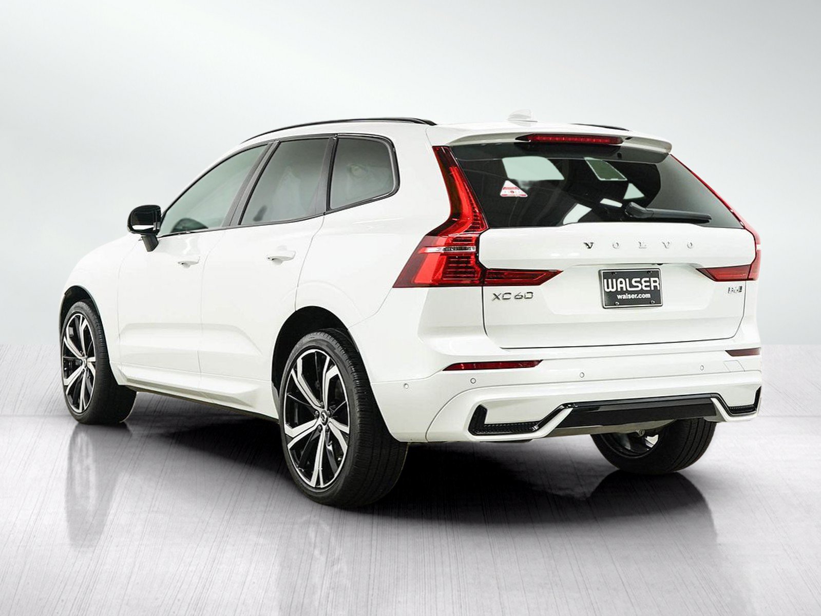 Used 2023 Volvo XC60 B6 Ultimate w/ Climate Package AWD/4WD image 3