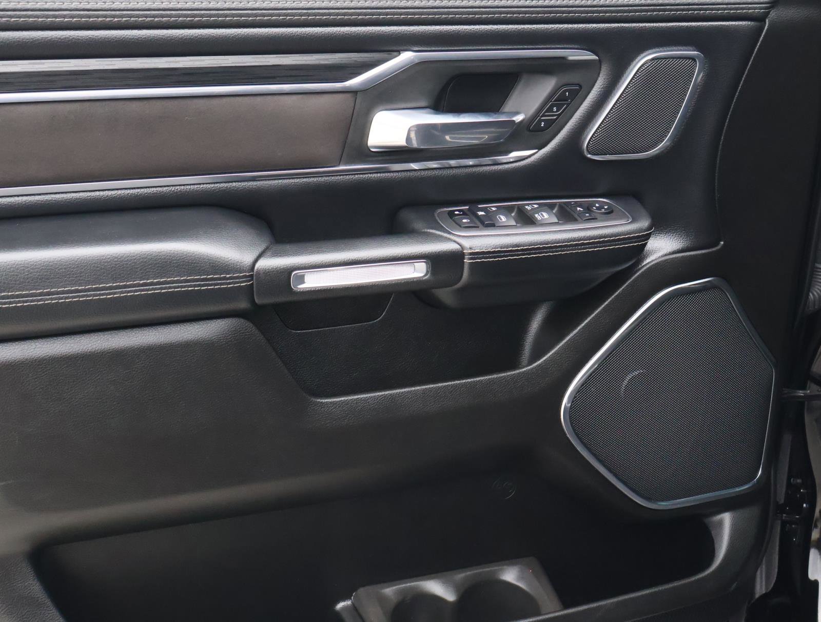 Used 2024 RAM 1500 Laramie image 16