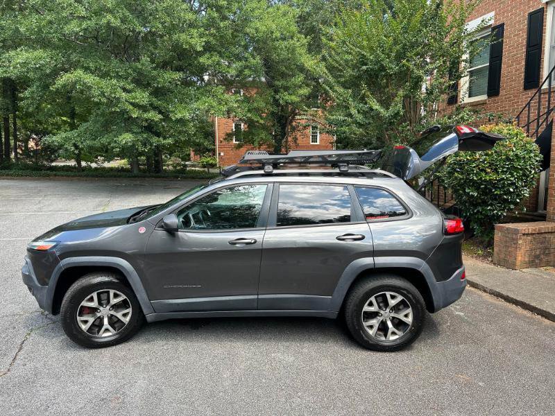 Used 2015 Jeep Cherokee Trailhawk w/ Leather Interior Group AWD/4WD image 17