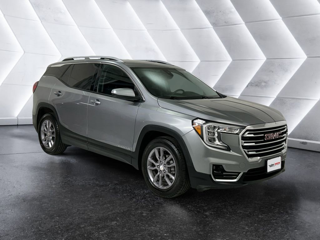 Used 2024 GMC Terrain SLT image 1