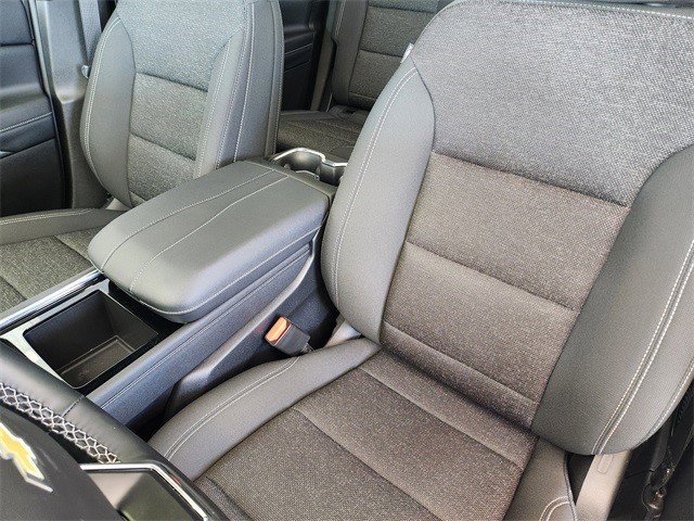 Certified 2025 Chevrolet Traverse LT w/ Sun and Wheel Package image 9