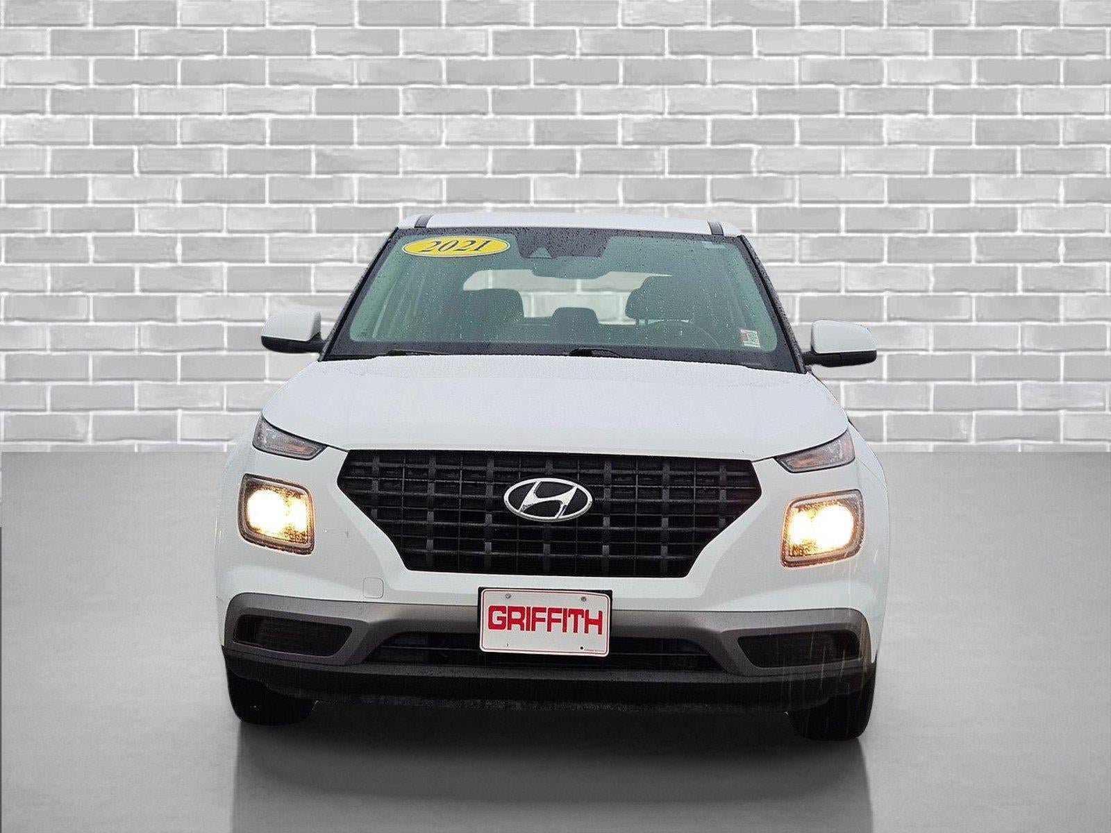 Used 2021 Hyundai Venue SE FWD image 2