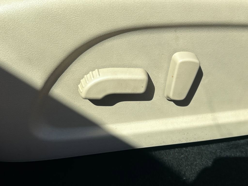 Used 2018 Nissan Pathfinder SV w/ SV All Weather Package image 9