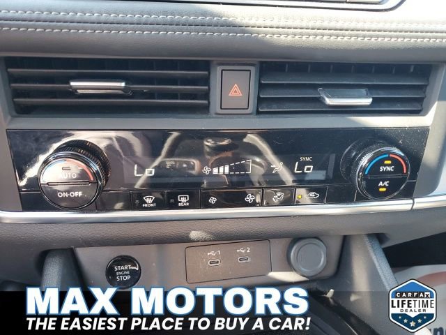 Used 2024 Nissan Rogue SV image 16