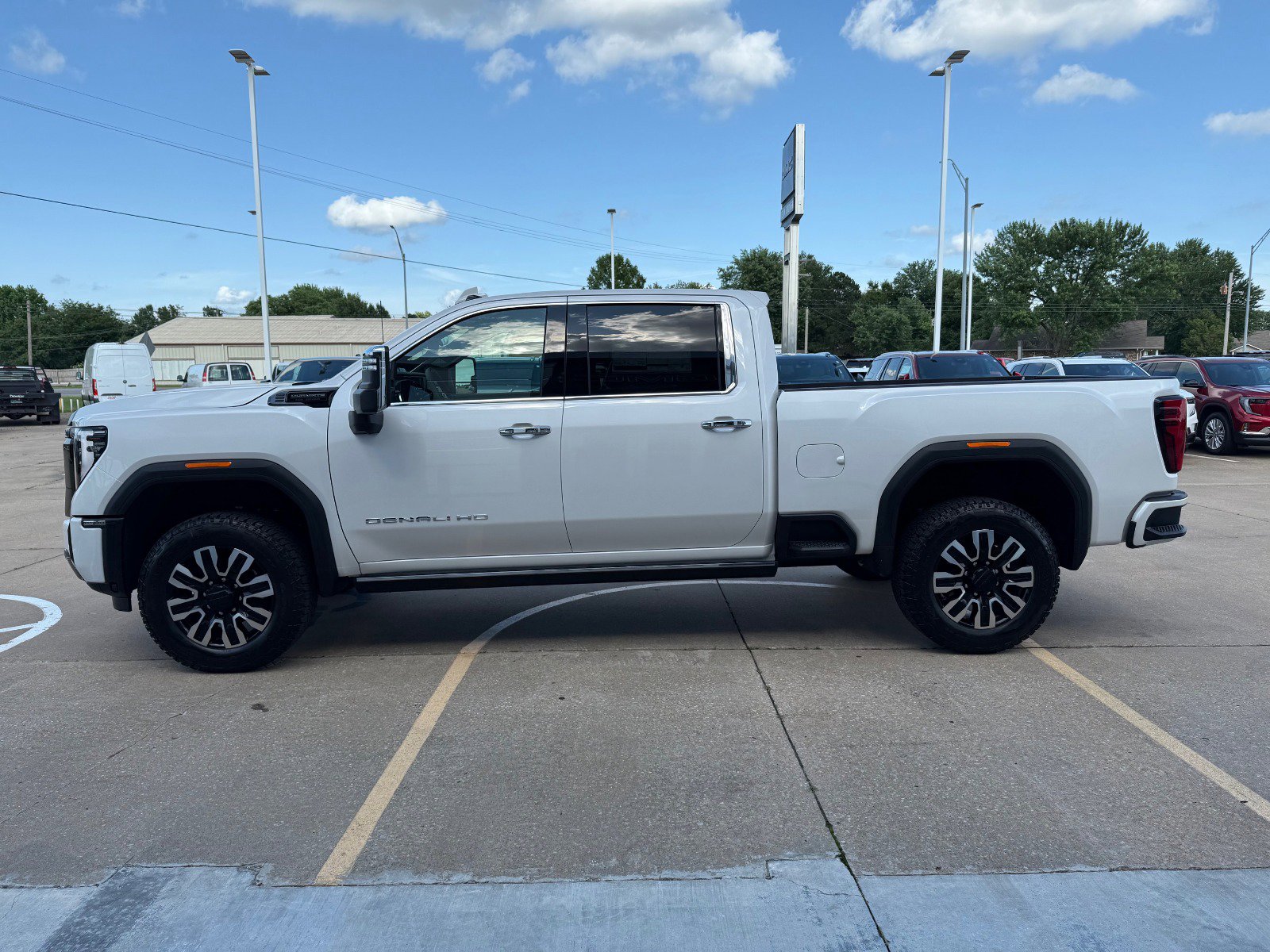 New 2025 GMC Sierra 2500 Denali Ultimate image 8