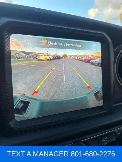 Used 2023 Jeep Gladiator Sport AWD/4WD image 22