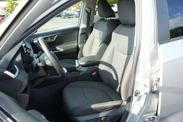 Used 2024 Toyota RAV4 XLE FWD image 21