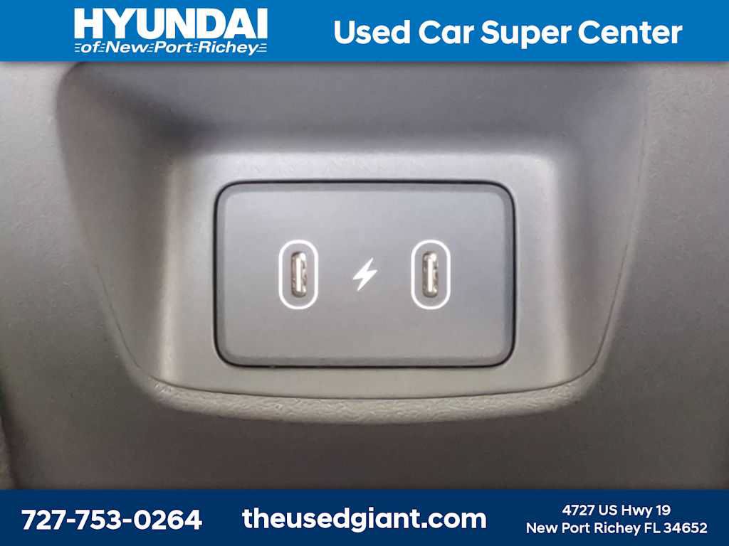 Used 2025 Hyundai Elantra SE FWD image 14