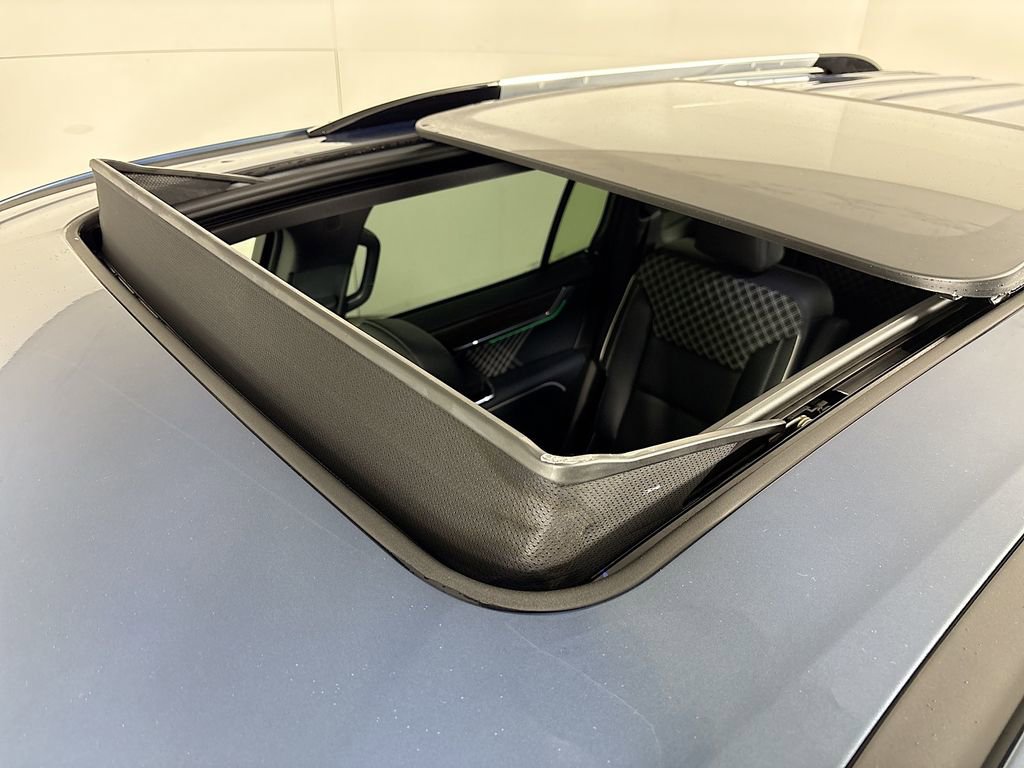 New 2026 GMC Acadia Denali w/ Super Cruise Package image 22