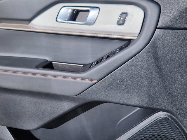 New 2026 Ford Explorer Active w/ Active Comfort Package image 9